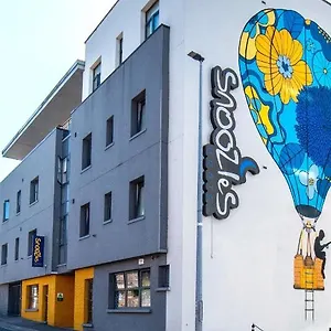 Snoozles Centre Albergue